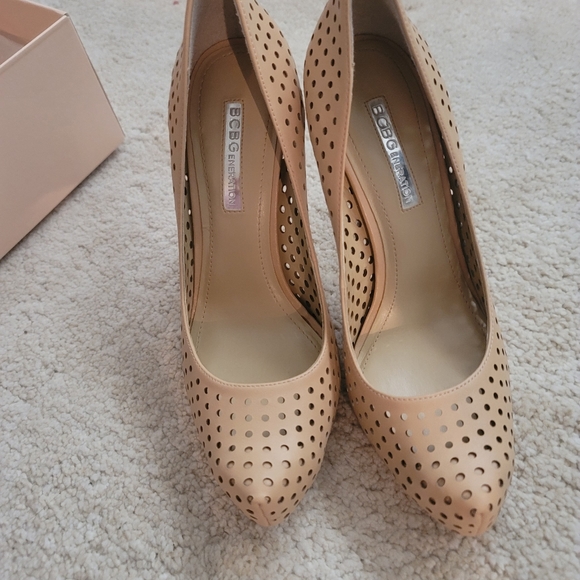 Bcbg  nude heels - Picture 2 of 4